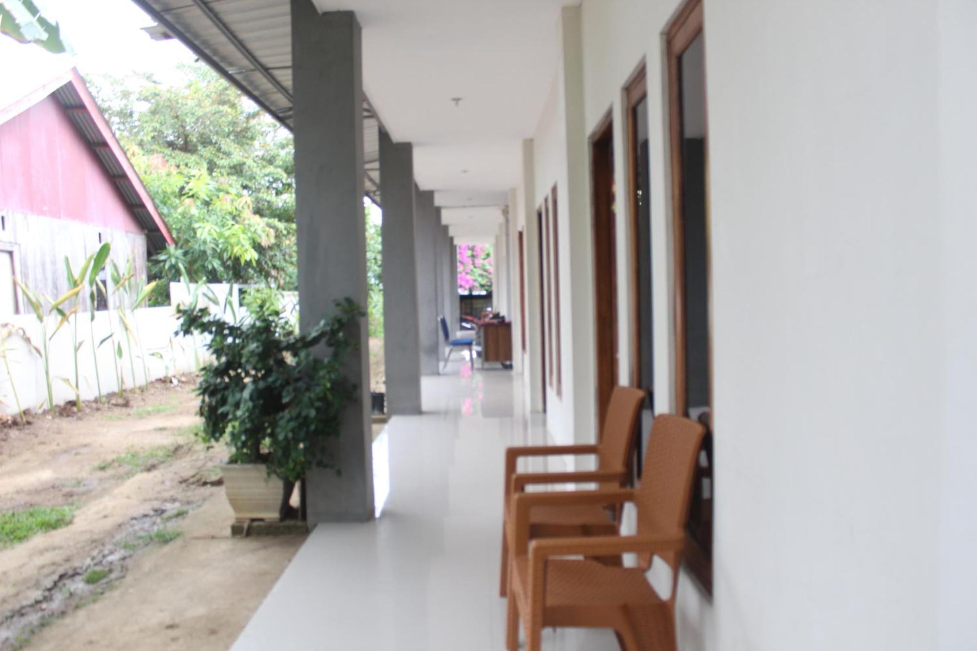 Wl Guesthouse Labuan Bajo Room photo